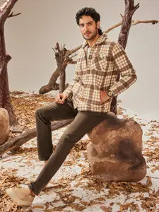 Crimsoune Club Men Classic Opaque Checked Casual Shirt