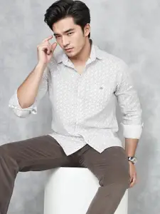 Crimsoune Club Men Classic Slim Fit Opaque Printed Casual Shirt