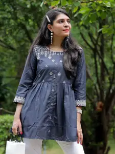 KALINI Ethnic Motifs Embroidered Kurti