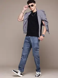 Roadster Men Relaxed Fit Light Fade Stretchable Cargo Jeans
