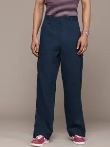 The Roadster Lifestyle Co. Men Pure Cotton Cargo-Style Trousers