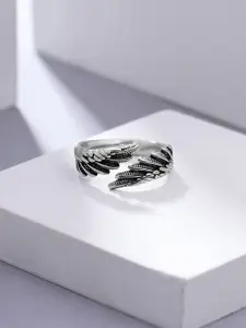 Yellow Chimes Men Silver-Plated Vintage Punk Feather Band Style Finger Ring