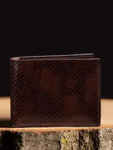 LOUIS STITCH Men Handcrafted Textured Bi Fold Leather Two Fold Wallet