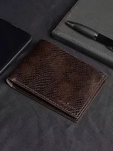 LOUIS STITCH Men Handcrafted Textured Bi-Fold Leather Two Fold Wallet