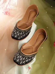 House of Pataudi Embellished Ethnic Mojaris