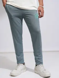 HIGHLANDER Men Solid Side Pockets Track Pants