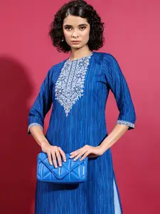 Vishudh Blue Floral Printed Round Neck Straight Kurta