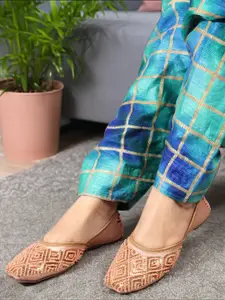 ICONICS Women Embellished Ethnic Mojaris Slip-On Flats