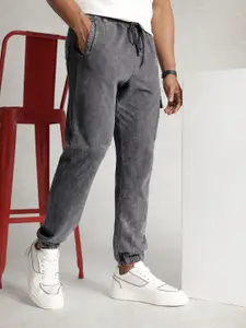 WROGN Men Comfort Fit Pure Cotton Joggers