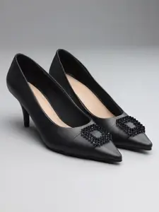 Lino Perros Embellished Slim Heeled Pumps