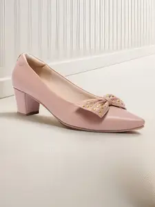 Van Heusen Pumps With Bow Detailing