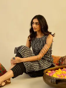 Indo Era Women Floral Printed Indie Prints Kurta