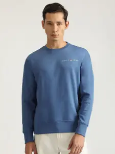 GANT Men Solid Round Neck Cotton Pullover Sweatshirt