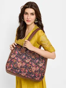 ZOUK  Women Paisley Print Getaway Handbag