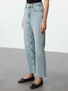 Trendyol Women Slash Knee Jeans