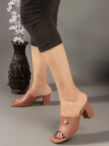 DressBerry Women Textured Block Sandals