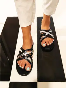 POSTCARD Women with Bows Flats