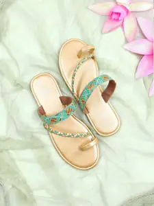 THE MADRAS TRUNK Women Printed One Toe Flats