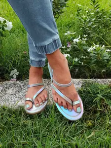 THE MADRAS TRUNK Women Shimmer One Toe Flats