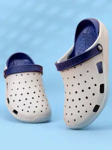 Liberty Men Self Design Clogs