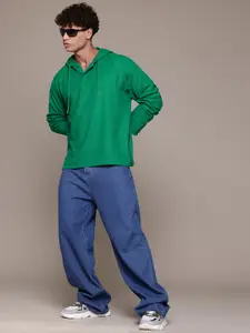 The Roadster Lifestyle Co. Hooded Raglan Sleeves Sweatshirt