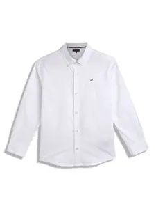 Tommy Hilfiger Boys Solid Spread Collar Casual Shirt