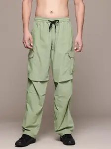 The Roadster Lifestyle Co. Men Loose Fit Cotton Cargos