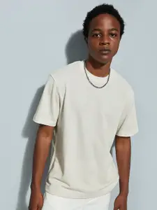 max URB_N Men Regular Fit Textured T-shirt