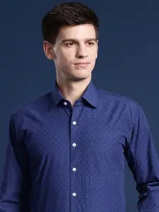 Hancock Men Self Design Pure Cotton Slim Fit Formal Shirt