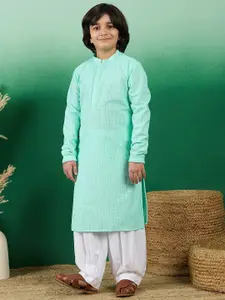 Sangria Boys Green Geometric Embroidered Mandarin Collar Chikankari Cotton Straight Kurta
