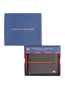 Tommy Hilfiger Men Leather Two Fold Wallet