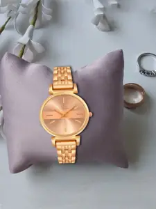 IIK COLLECTION Women Round Dial Stainless Steel Bracelet Style Straps Analogue Watch