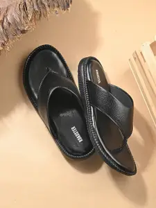 The Roadster Lifestyle Co. Men Black Comfort Sandals