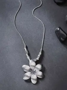 NVR Silver-Plated Floral-Shaped Necklace