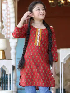 Sangria Floral Printed Cotton Straight Short Kurti