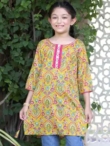 Sangria Floral Printed Cotton Straight Short Kurti