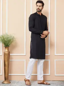 See Designs Men Embroidered Thread Work Kurta