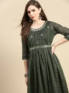 SHOWOFF Women Paisley Printed Cold-Shoulder Sleeves Thread Work Floral Kurta