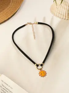 EL REGALO Sun Charm Detail Necklace