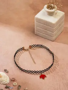 EL REGALO Leaf Charm Detail Choker Necklace