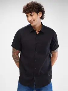 SPYKAR Men Solid Spread Collar Slim Fit Casual Shirt