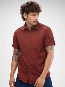 SPYKAR Men Slim Fit Opaque Solid Spread Collar Casual Shirt