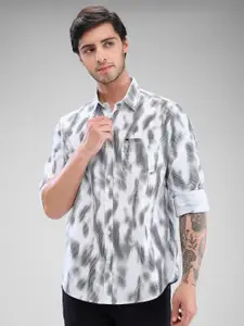 SPYKAR Men Slim Fit Opaque Abstract Printed Spread Collar Casual Shirt