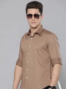 Levis Men Slim Fit Opaque Casual Shirt