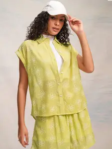 Tokyo Talkies Green Shirt Collar Short Sleeves Printed Shirt & shorts