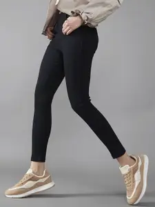 DOLCE CRUDO Women Skinny Fit High-Rise Cropped Stretchable Jeans