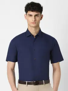 Van Heusen Men Opaque Solid Spread Collar Party Shirt