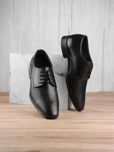 Mochi Men Textured Leather Formal Derbys