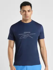 Reebok Men Solid Round Neck T-Shirt