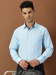 INVICTUS Men Gingham Checks Formal Shirt